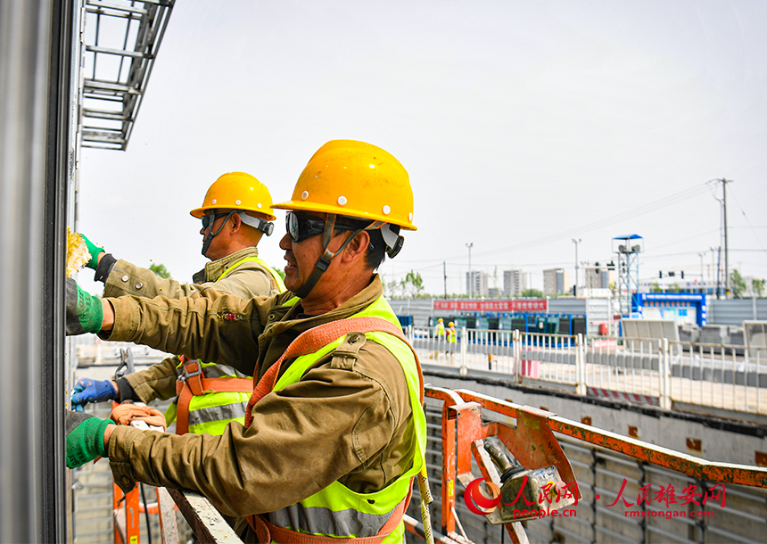 組圖丨“五一”施工忙 雄安數(shù)萬建設(shè)者堅守崗位